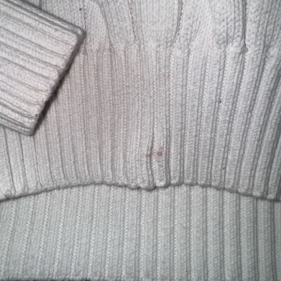 Aritzia TNA Clay Sweater Size XS fits over sized. - Picture 3 of 3